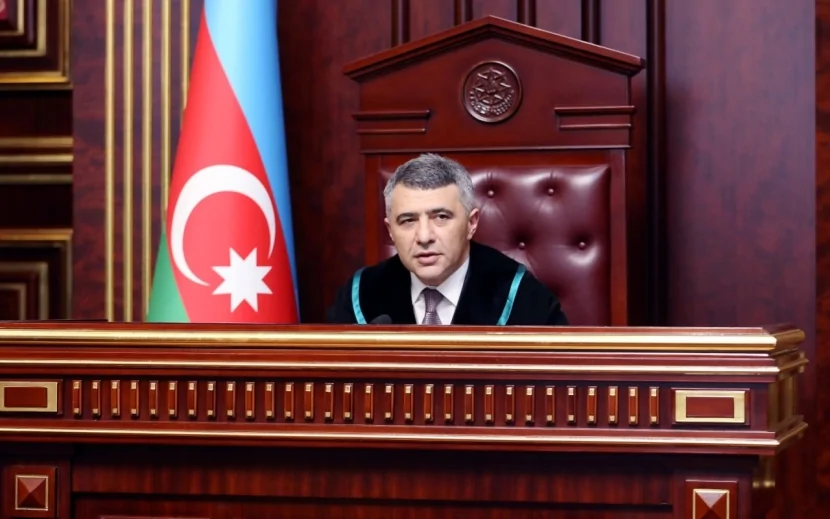 Yeni hakimlər and içdilər