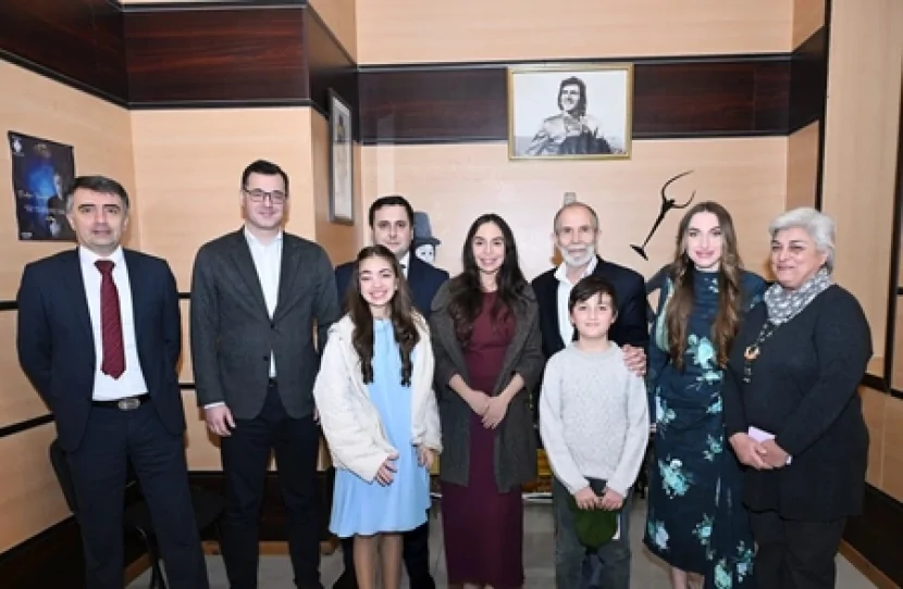 Leyla Əliyeva və Alena Əliyeva \"Romeo və Cülyetta\" tamaşasında