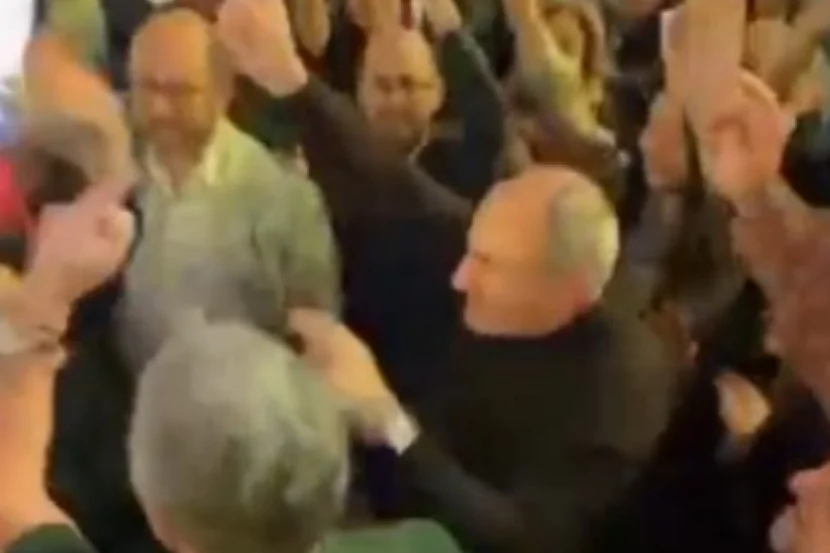 Paşinyanın rəqsi GÜNDƏM oldu