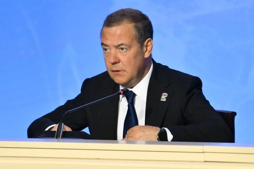 Medvedev Zelenskini bütün Rusiyanın məhvini istəməkdə İTTİHAM EDİB