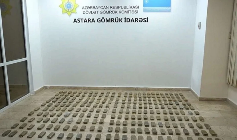 Gömrükdə qarpızın içindən 28 kilo narkotik tapıldı