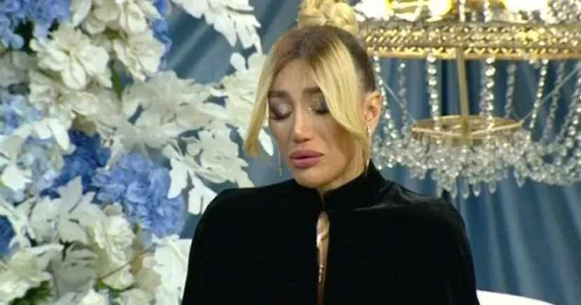 Röya efirdə ağladı: “Onun üçün həyatımı verərəm”