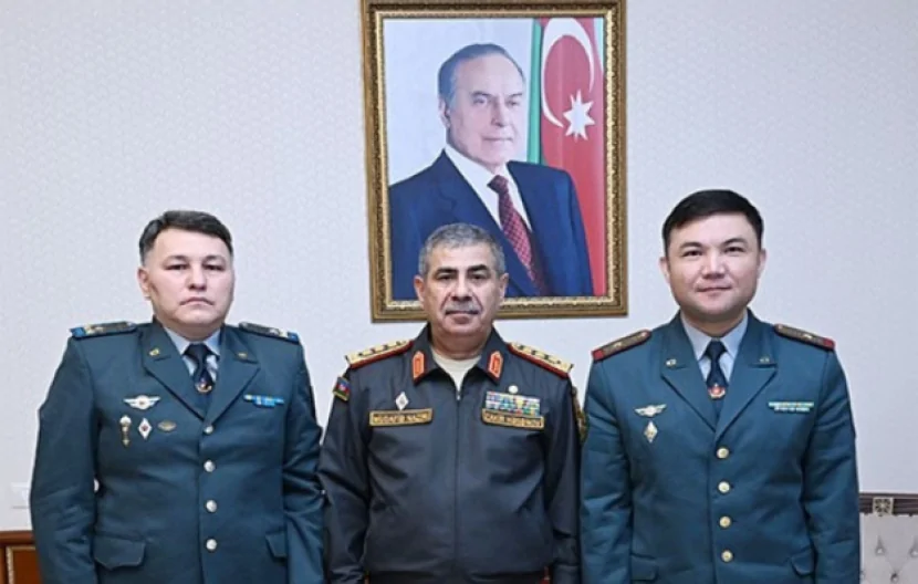 Zakir Həsənov Qazaxıstanın yeni hərbi attaşesini QƏBUL ETDİ