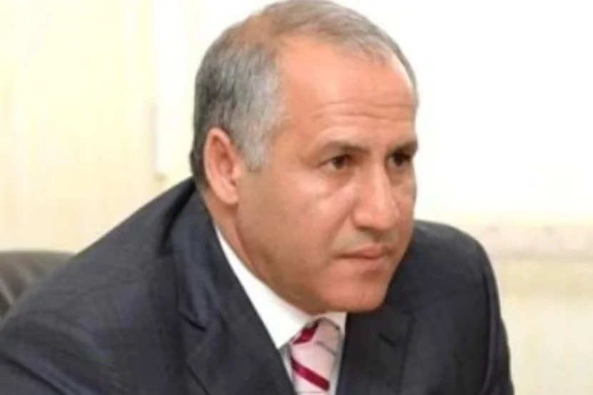 Sabiq nazirin yarım milyonluq bir borcu üzə çıxdı