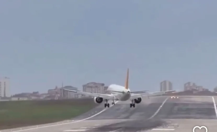 İstanbulda FIRTINA: Hava limanında təhlükəli ANLAR