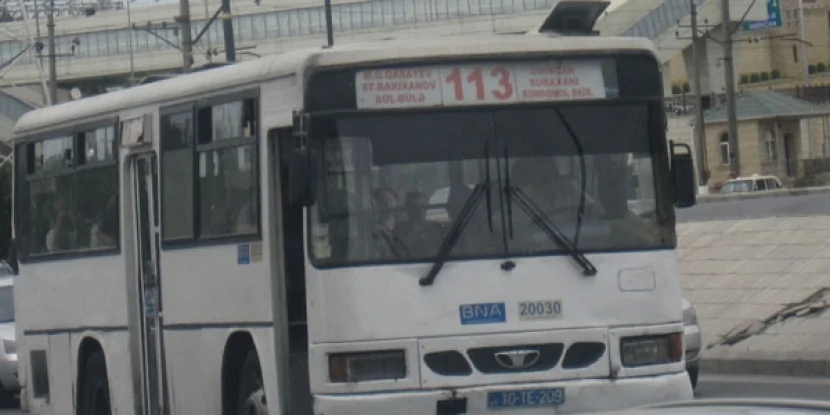 Bakıda avtobus sürücüsü sərnişinləri RİSKƏ ATDI