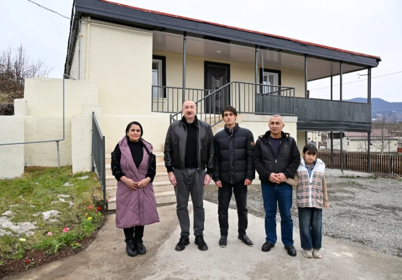 Dövlət başçısı Heyvalı kəndində - FOTOLAR