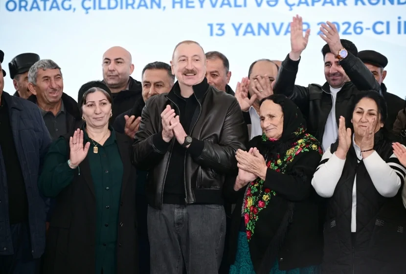 İlham Əliyev Ağdərə sakinləri ilə görüşündən görüntülər paylaşıb