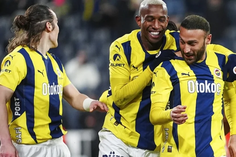 \"Fənərbağça\" hücumçusu ilə yollarını ayırdı