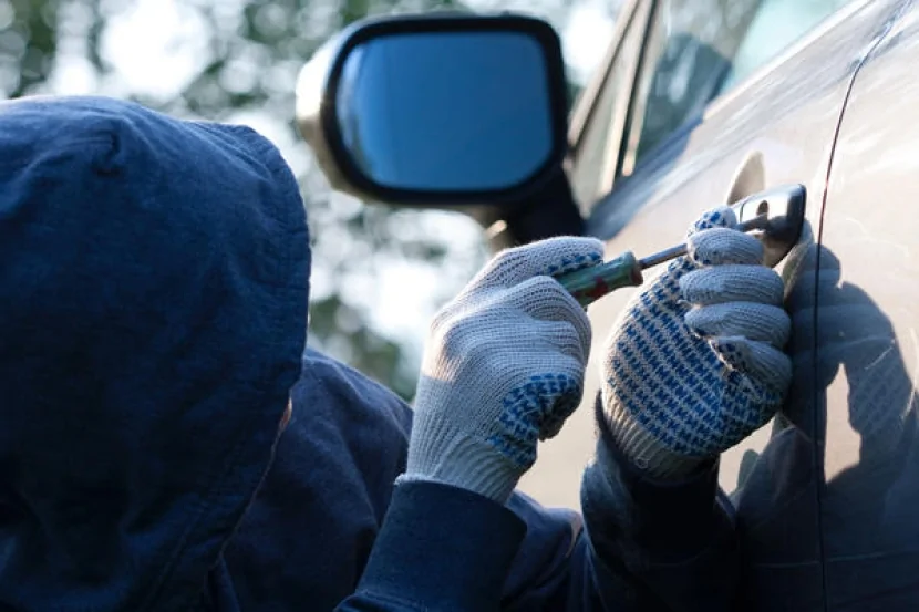 Maşınlardan maqnitofon oğurlayan şəxs TUTULDU
