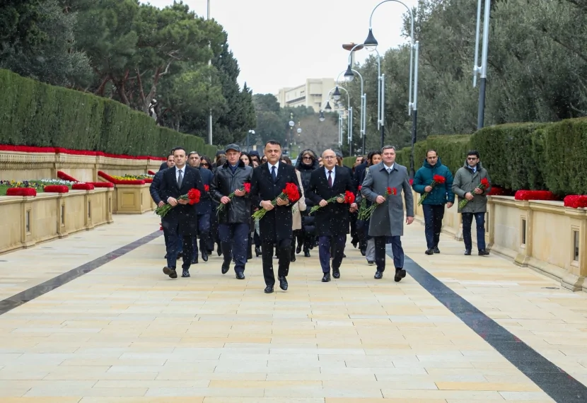 TƏBİB Şəhidlər xiyabanını ziyarət edib (FOTO)