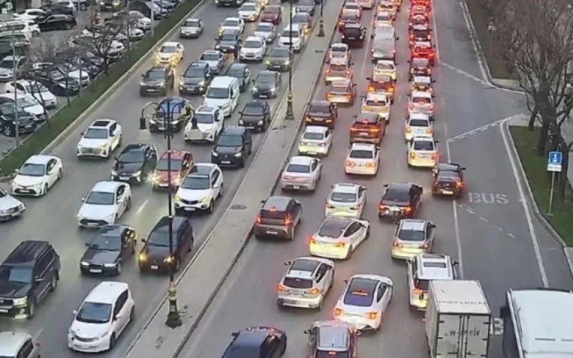 Bu yollarda sıxlıq var - SİYAHI
