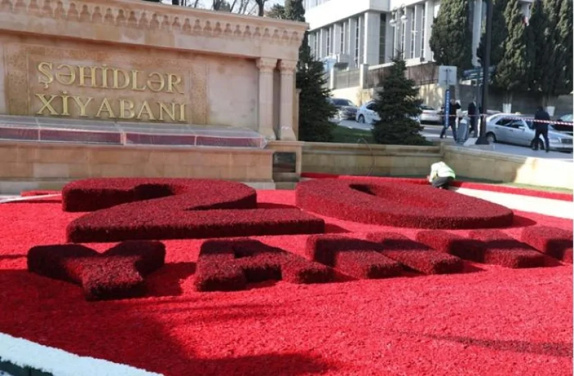 Baş nazirlə spiker Şəhidlər xiyabanını ZİYARƏT EDİB