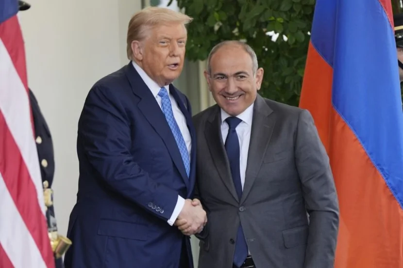 Tramp Paşinyana təklif etdi