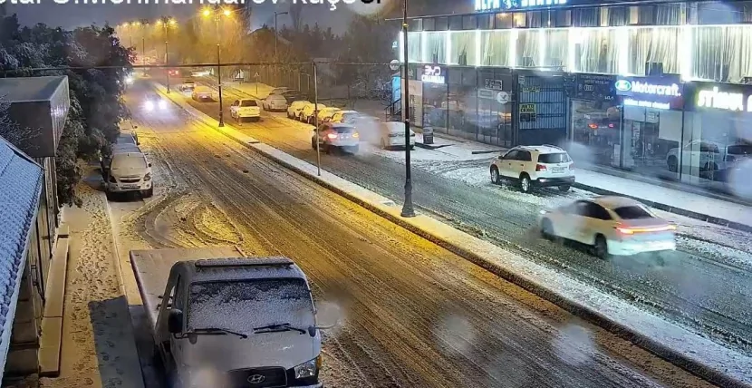 Bakıda qara görə nəqliyyatın hərəkəti ÇƏTİNLƏŞDİ