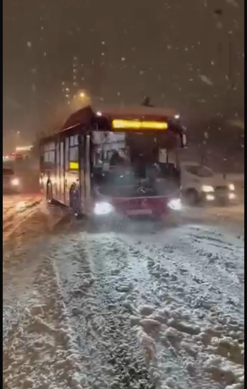 Yeni Günəşlidə qar yolu İFLİC etdi