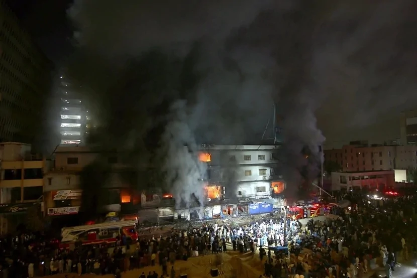 Pakistanda yanğında ölənlərin sayı 67-ə çatdı