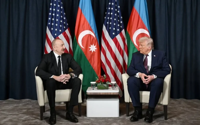 Tramp yalnız iki ölkə lideri ilə təkbətək görüşdü