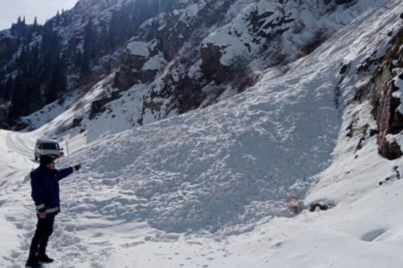 59 yaşlı alpinist 3630 metr yüksəklikdən ENDİRİLDİ