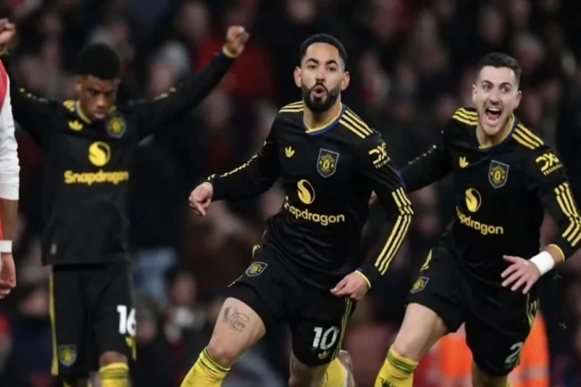 \"Mançester Yunayted\" \"Arsenal\"ı MƏĞLUB ETDİ