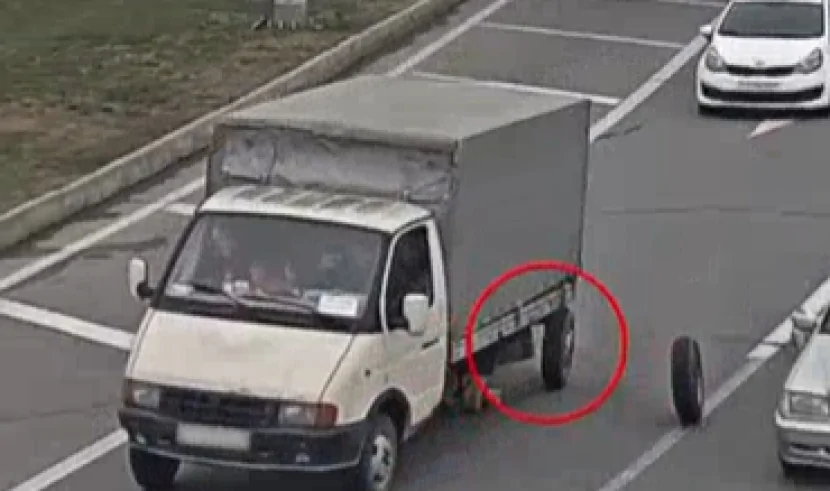 Bakıda yolda DƏHŞƏT SAÇAN GÖRÜNTÜLƏR