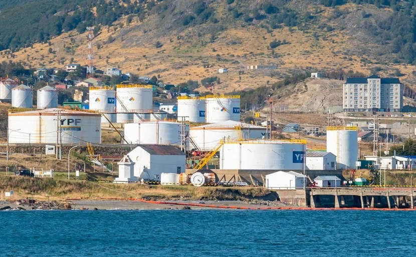Fabrikdə GÜCLÜ PARTLAYIŞ