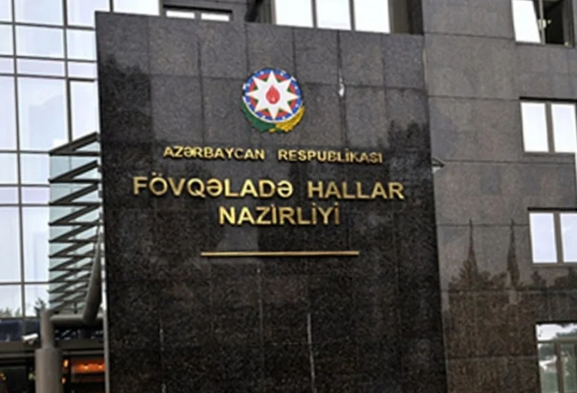 Binəqədidə dördotaqlı EV YANDI