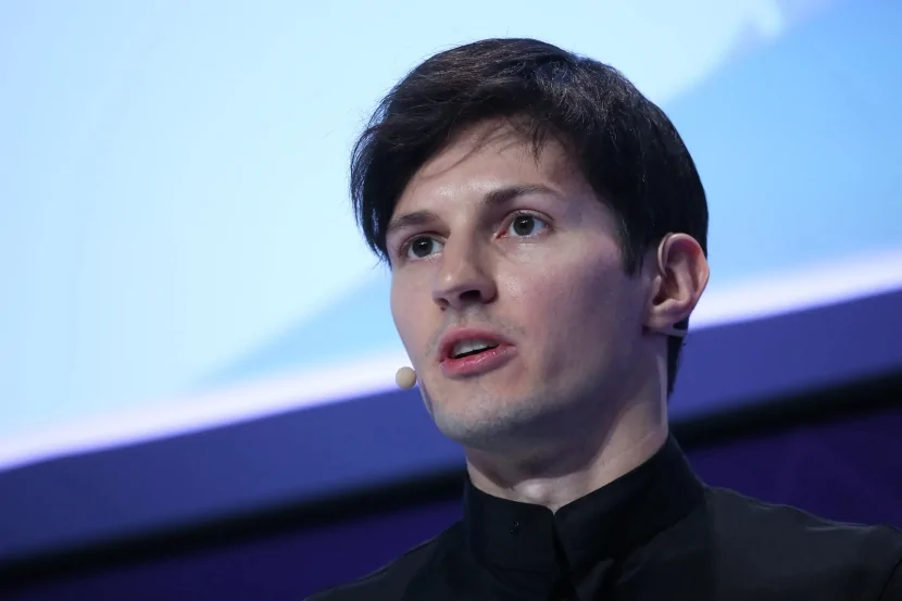 Durov insanları Fransadan uzaq durmağa çağırıb