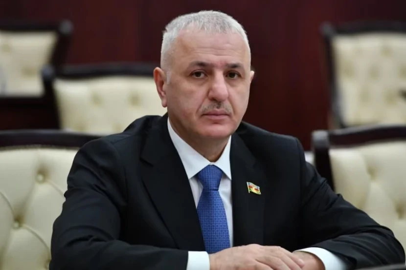 \"Dövlət həm də lideri ilə tanınır\" - Ülvi Quliyev