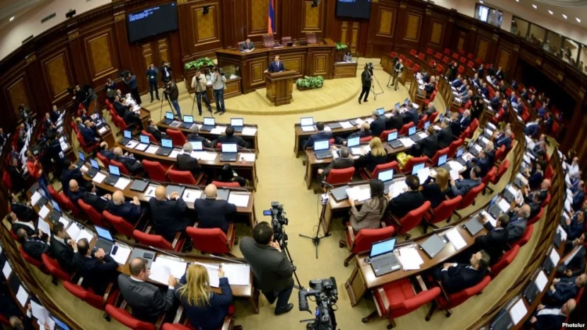 Ermənistan parlamentinə seçkilərin tarixi açıqlandı
