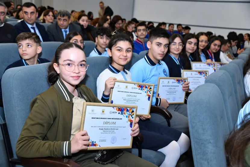 Müsabiqə və olimpiada qalibləri MÜKAFATLANDIRILIB