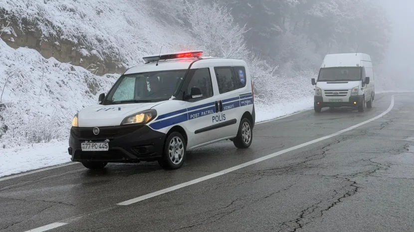 Qarlı hava ilə bağlı yollarda TƏDBİR GÖRÜLÜR