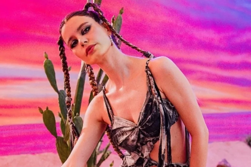 Beren Saat musiqi karyerasına BAŞLADI