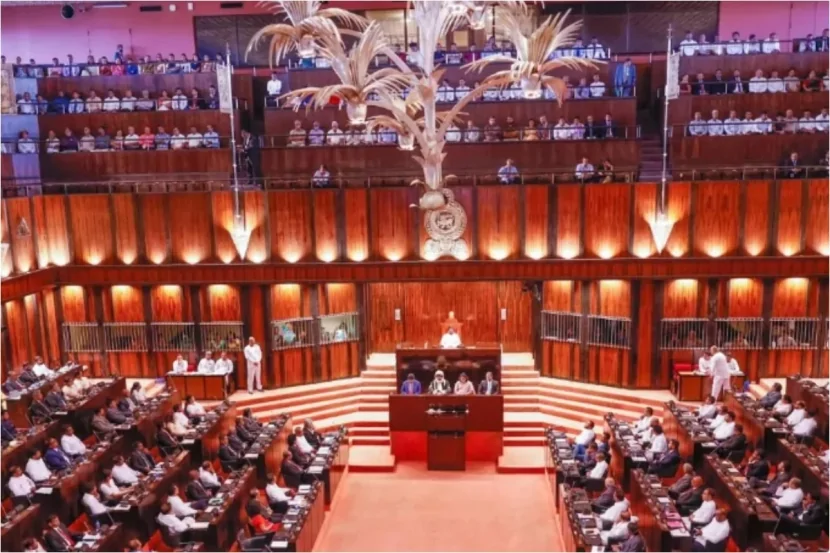 Deputatlara təyin edilən pensiyalar ləğv edildi - BU ÖLKƏDƏ