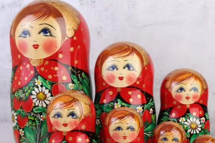 Sərhəddən matryoşka keçirən şəxsə cinayət işi AÇILDI