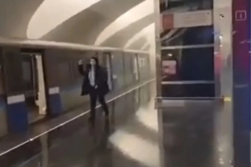 Moskvada metroda PARTLAYIŞ