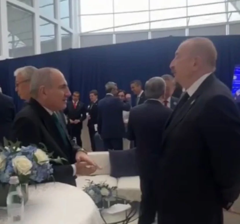 Prezident Paşinyanla ayaqüstü söhbət etdi