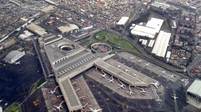Şəhər alovlara BÜRÜNDÜ, aeroportlar BAĞLANDI- Bu ölkədə