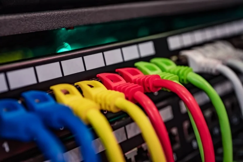 Məktəblərdə yüksək internet TƏMİNATI VAR