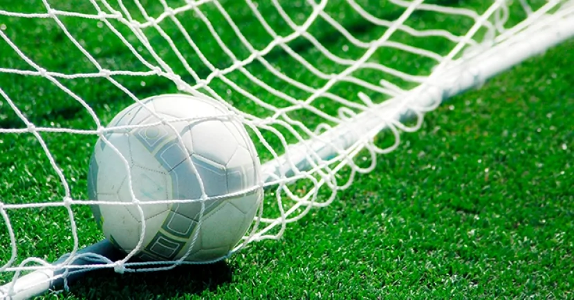 Futbol oyununa görə ərini bıçaqladı