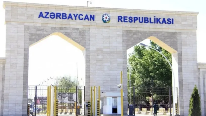 Yüzlərlə yük maşını günlərlə İranla sərhəddə qalır - VİDEO
