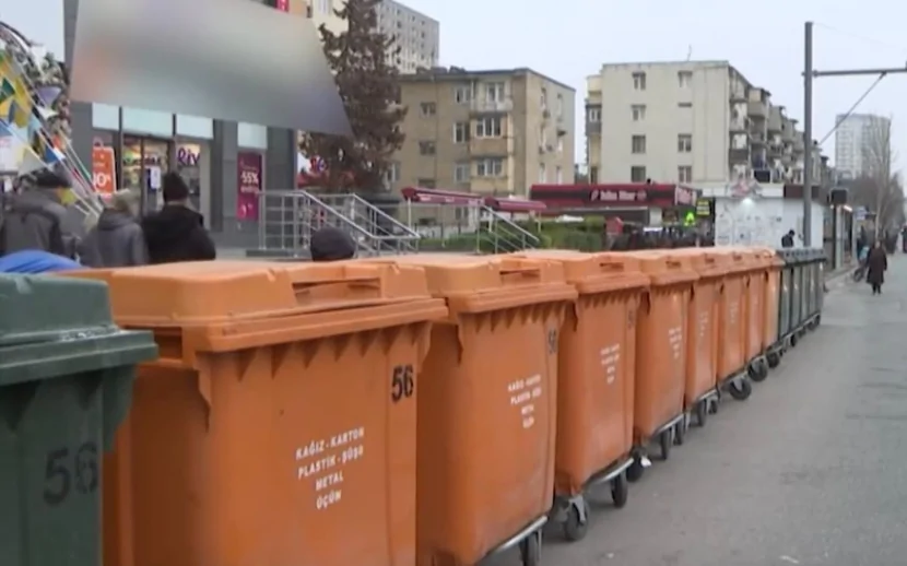Zibil qabları sürücülərə təhlükə yaradır - Bu ərazidə