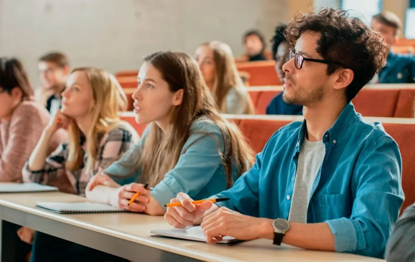 Universitetlərdə dərs vaxtları qısaldılır?