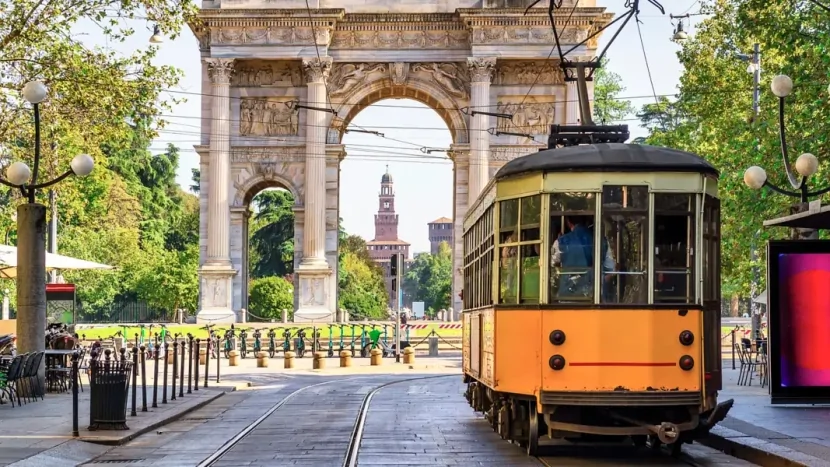 Tramvay relsdən çıxdı: Ölən və yaralananlar var