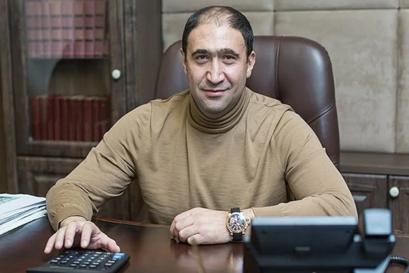 İlqar Hacıyevə məxsus əmlakların üzərinə HƏBS QOYULDU