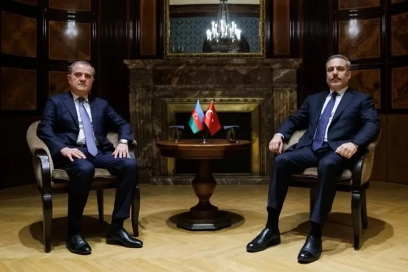 Ceyhun Bayramov və Hakan Fidan MÜZAKİRƏ APARIB