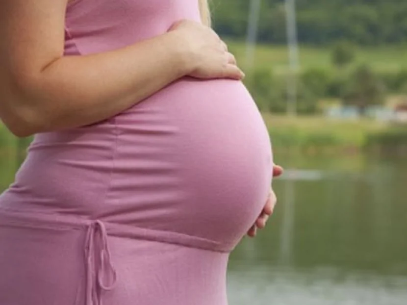 Azərbaycanda DƏHŞƏT: 16 yaşlı qız ANA OLDU
