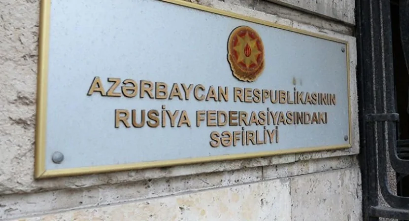 Səfirliyimizin avtomobili Moskvada qəzaya düşdü