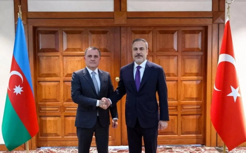 Hakan Fidan Ceyhun Bayramova zəng etdi