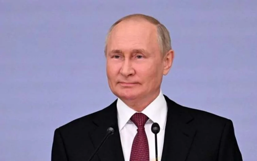 Putin 21 yaşlı əsgəri MÜKAFATLANDIRDI
